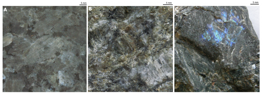 Skalenie wapniowe w obojętnych i zasadowych skałach magmowych (A-C). 